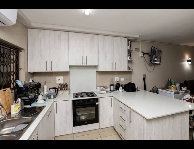 3 BEDROOM SECTIONAL TITLE FOR SALE IN MORNINGSIDE